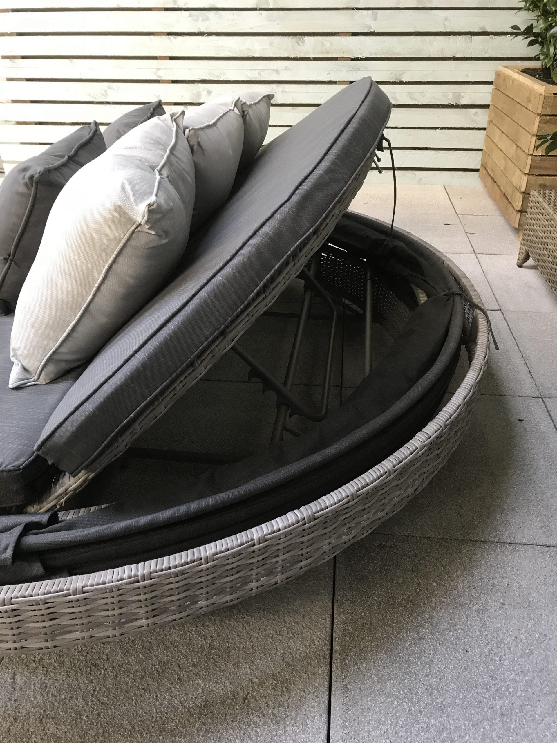 Signature Weave - MADISON Daybed - Beyond outdoor living